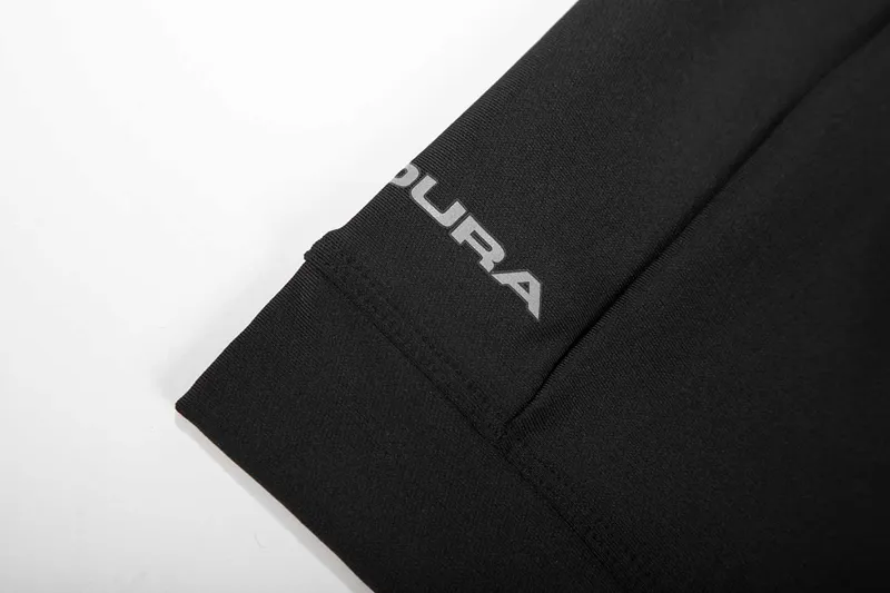 Endura Xtract Womens Shorts in Black-3